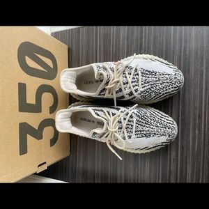 Yeezy 350 zebra